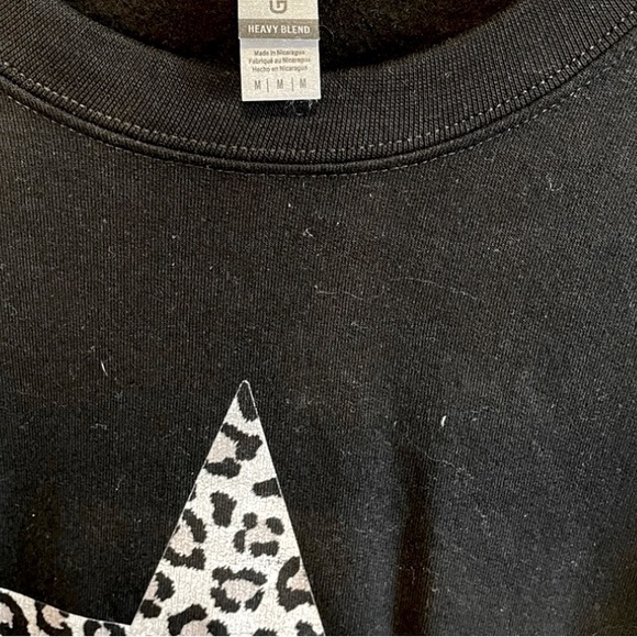 PINK LILY Star Sweatshirt - Picture 5 of 5